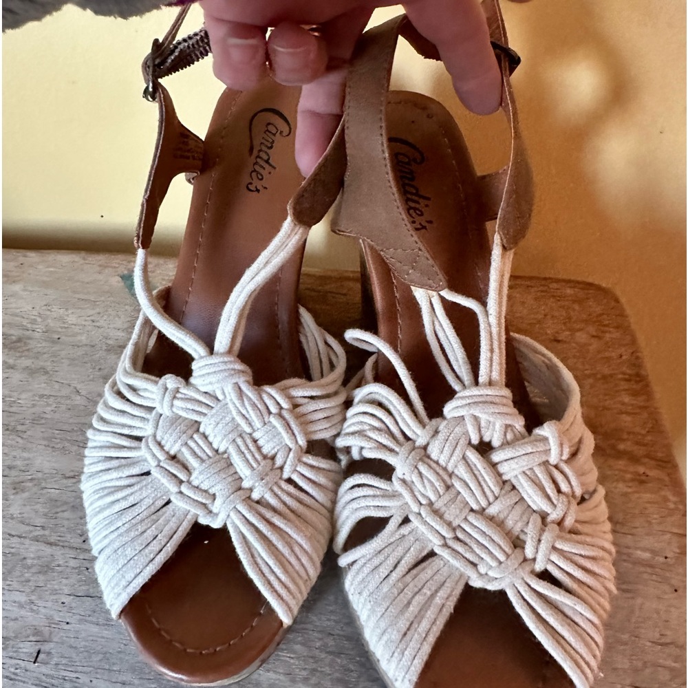 Candies cork platforms